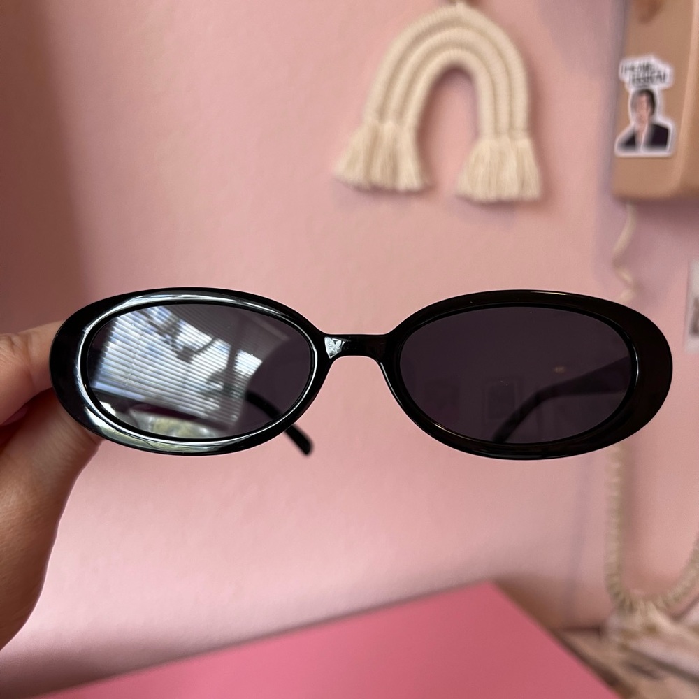 Black Oval Women's Sunglasses